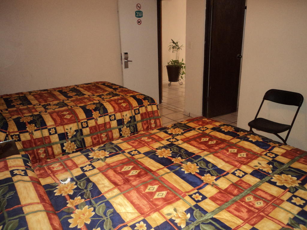 Hotel California Навохоа Екстериор снимка